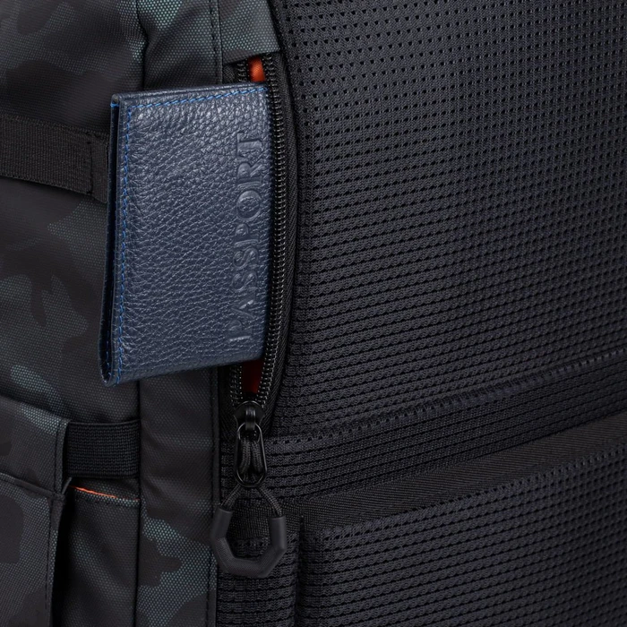 RivaCase 7661 Sherwood ECO 17.3" Laptop-Rucksack, navy camo
