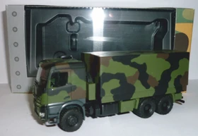 Herpa Mercedes-Benz Arocs 6x6 Pritsche/Plane Bundesweh, flecktarn