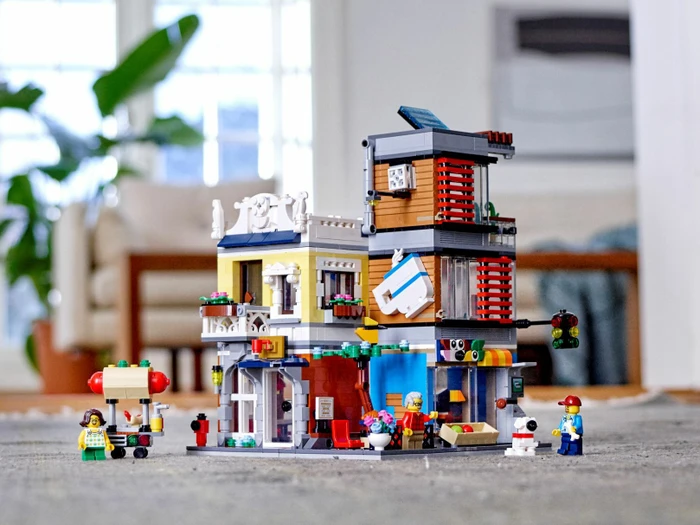 LEGO Creator 3in1 - Stadthaus mit Zoohandlung & Café