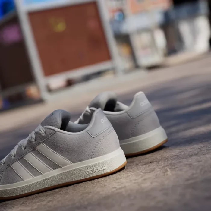 adidas Grand Court 00S grey two/off white/gum (Junior)