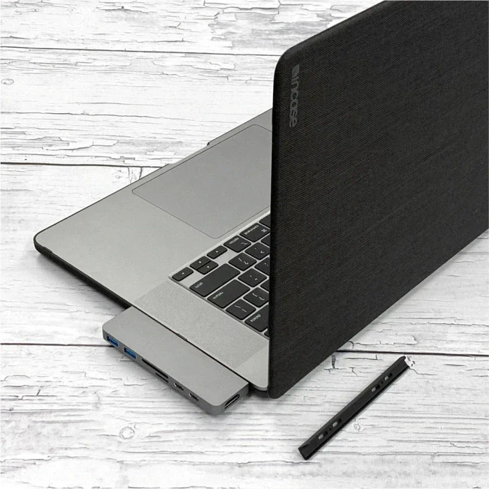 Targus HyperDrive DUO 7-in-2, 2x Thunderbolt 3 [Stecker], grau