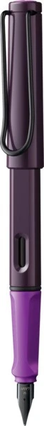 Lamy safari blueberry/violett, rechte Hand, mittel