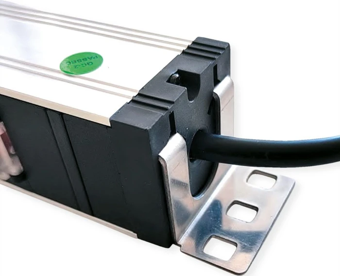 Value 19" Aluminium Steckdosenleiste, mit Schalter und Überlastschutz, 1HE, 7-fach, 250V, schwarz/silber, 1.8m