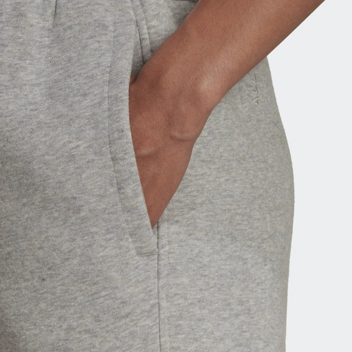 adidas ALL SZN Fleece Shorts medium grey heather (Damen)