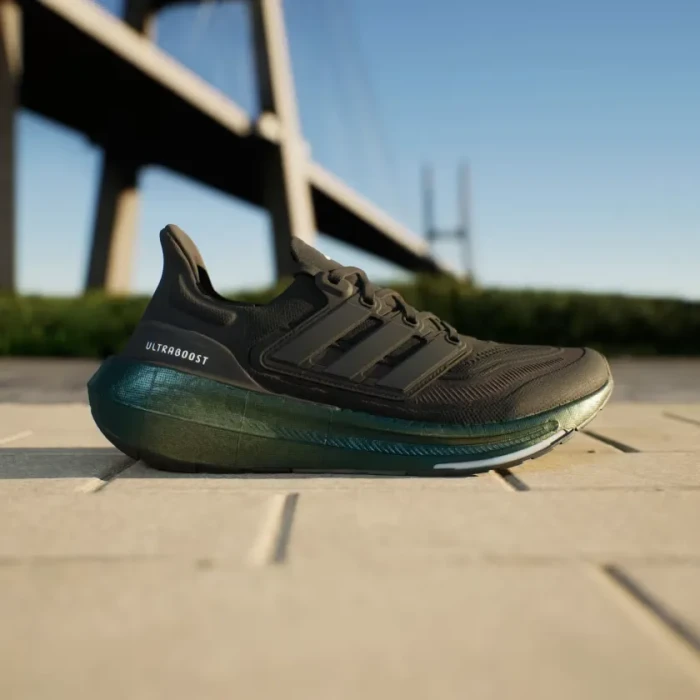 adidas Ultraboost Light core black/carbon/cloud white