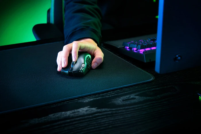 Razer Naga V2 HyperSpeed Wireless, USB/Bluetooth