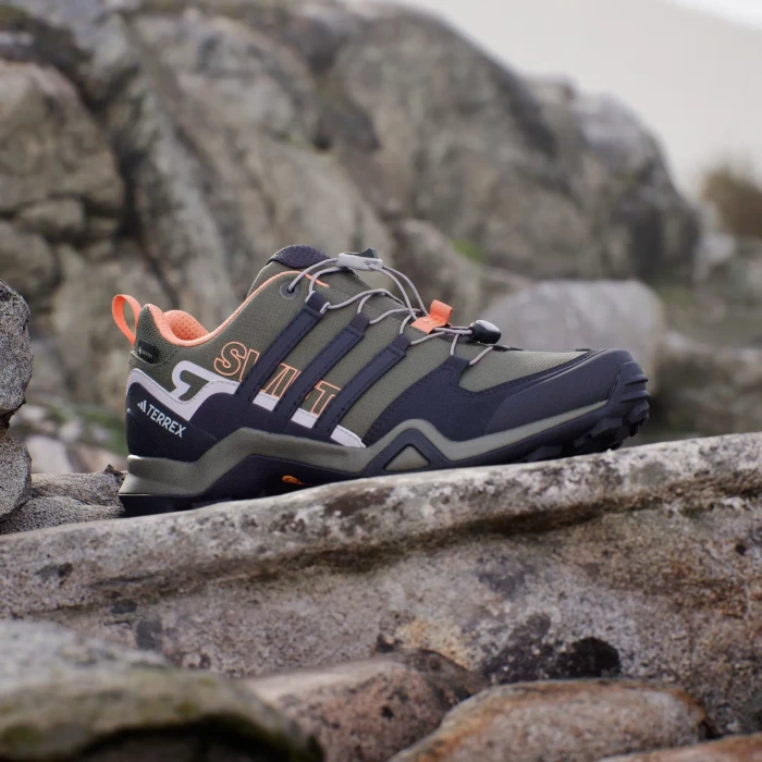 adidas Terrex Swift R2 GTX olive strata/aurora black/amber tint (Damen)