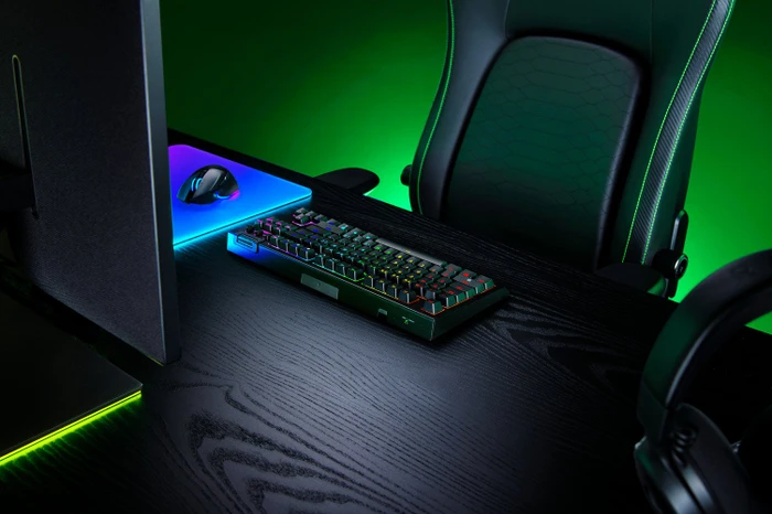 Razer BlackWidow V4 TKL Hyperspeed, hot-swap, Razer ORANGE Tactile Gen-3, USB/Bluetooth, DE