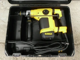 DeWalt D25430K Elektro-Meißelhammer inkl. Koffer