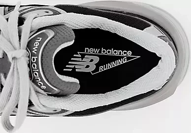 New Balance Made in USA 990v6 schwarz/weiß (Damen)