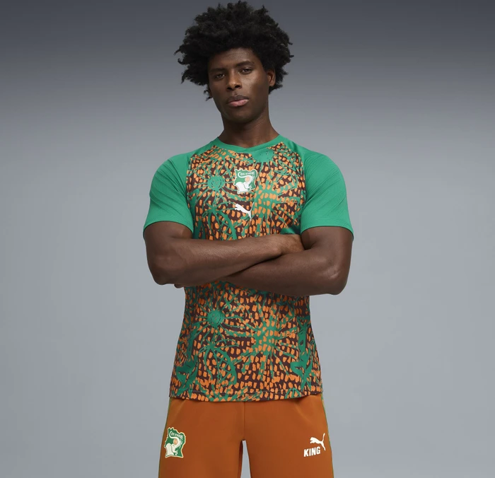 Puma FIFA WM 2026 Elfenbeinküste Aufwärmtrikot kurzarm sport green/chocolate brown (Herren)