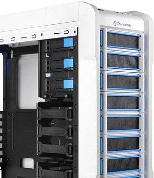 Thermaltake Chaser A31 Snow Edition, Acrylfenster