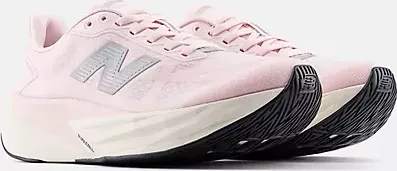 New Balance FuelCell Rebel v5 pink granite/silver metallic/linen (Damen)
