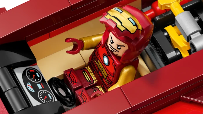 LEGO Marvel Super Heroes Spielset - Iron Man Auto und Black Panther vs. Red Hulk