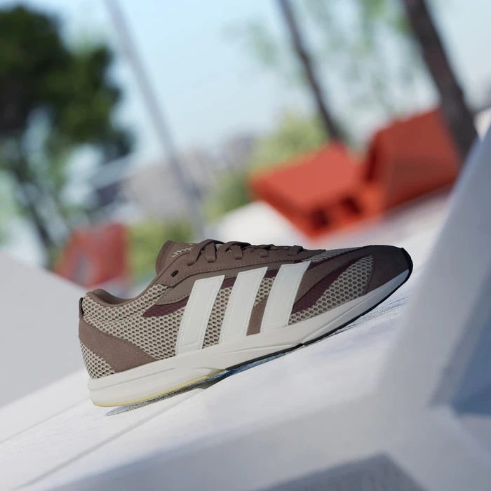 adidas Lightblaze LP trace brown/off white/maroon (Damen)