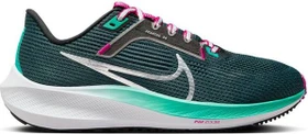 Nike Pegasus 40 deep jungle/black/white/metallic silver (Damen)