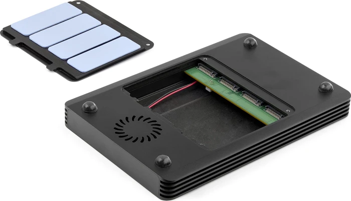 StarTech 4 Bay NVMe Enclosure, M.2, Thunderbolt 4 / USB4/DisplayPort