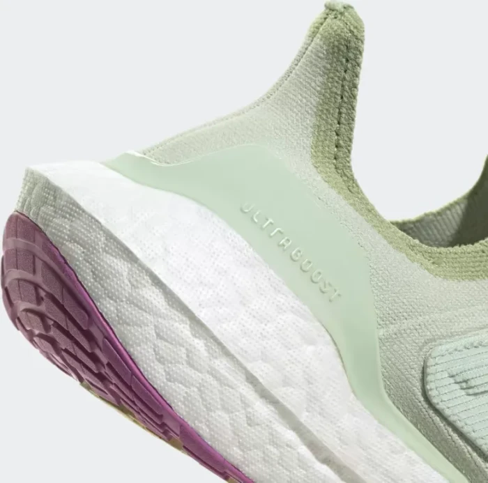 adidas Ultraboost 22 linen green/semi pulse lilac (Damen)