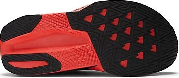 New Balance FuelCell Rebel v5 urgent red/black/silver metallic (Damen)
