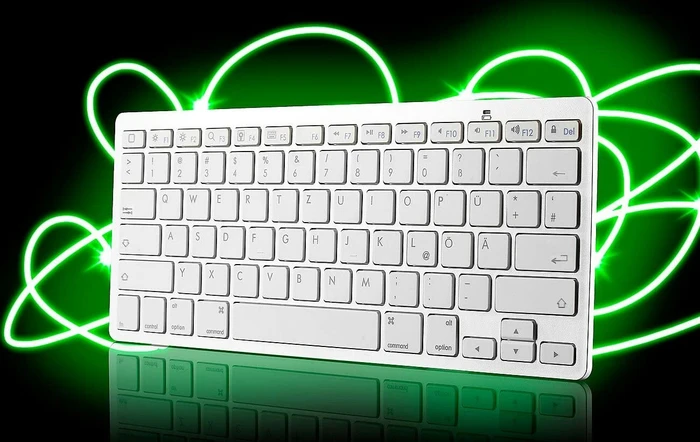 GeneralKeys Ultraschlanke Tastatur für Apple Geräte weiß, Bluetooth, DE