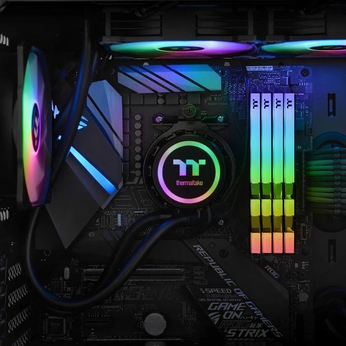Thermaltake Toughram RGB Memory UDIMM 16GB Kit, DDR4-3200, CL16-18-18-38