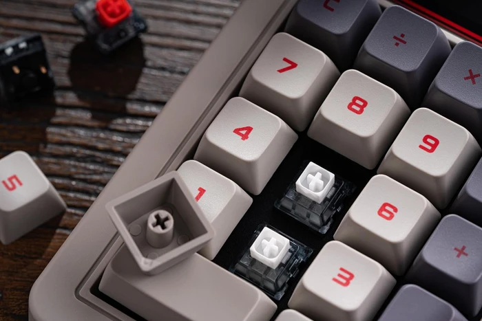 8BitDo Retro 18 Mechanical Numpad N Edition, schwarz/mehrfarbig/grau/weiß, Kailh Box V2 WHITE, hot-swap, USB-C/Bluetooth