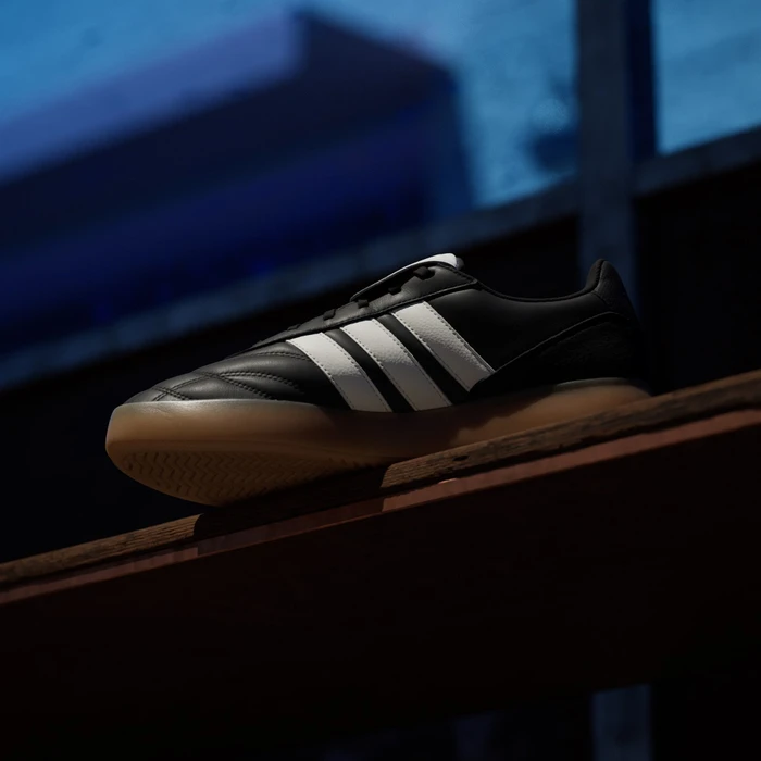 adidas Barreda Mundial core black/core white/gum