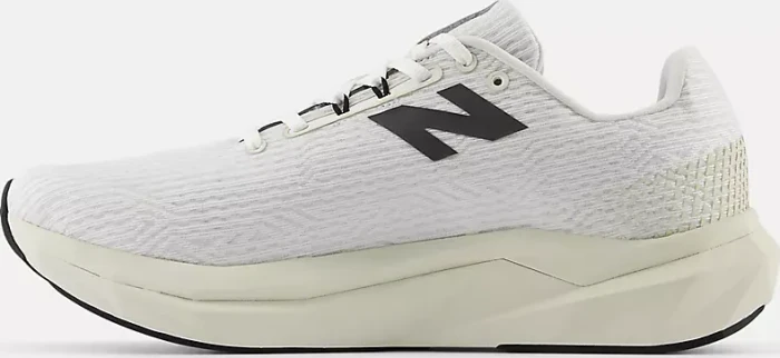 New Balance FuelCell Propel v5 white/black cement/linen (Herren)
