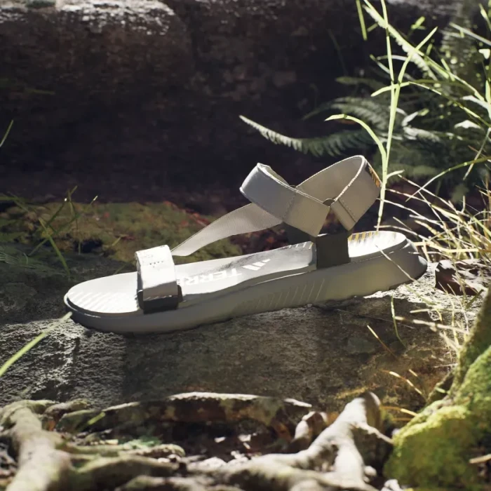 adidas Terrex Hydroterra Light Sandale charcoal solid grey/charcoal/semi spark