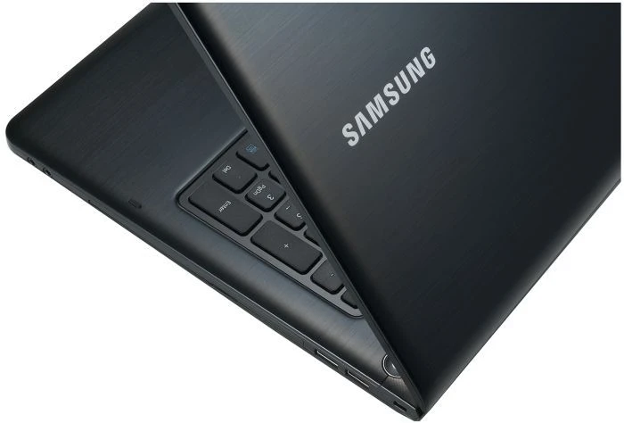 Samsung 350E7C, Pentium B970, 4GB RAM, 500GB HDD, Radeon HD 7670M, DE