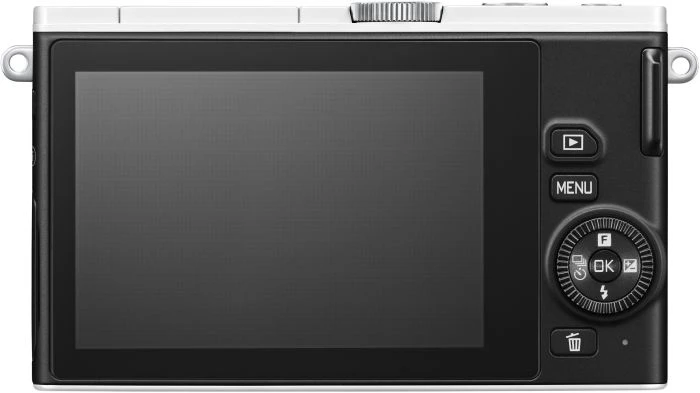 Nikon 1 J4 weiß mit Objektiv 1 NIKKOR 10-30mm 3.5-5.6 PD-Zoom VR und 1 NIKKOR 30-110mm 3.8-5.6 VR
