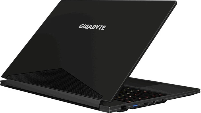 GIGABYTE AERO 15Xv8, Core i7-8750H, 16GB RAM, 512GB SSD, GeForce GTX 1070 Max-Q, DE