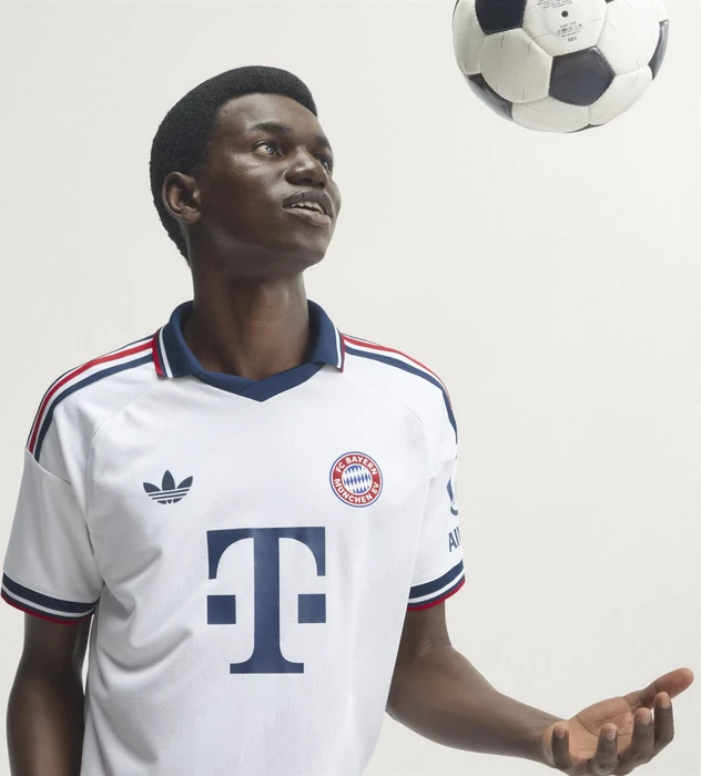 adidas FC Bayern München Authentic 2026/2027 Auswärtstrikot kurzarm (Herren)