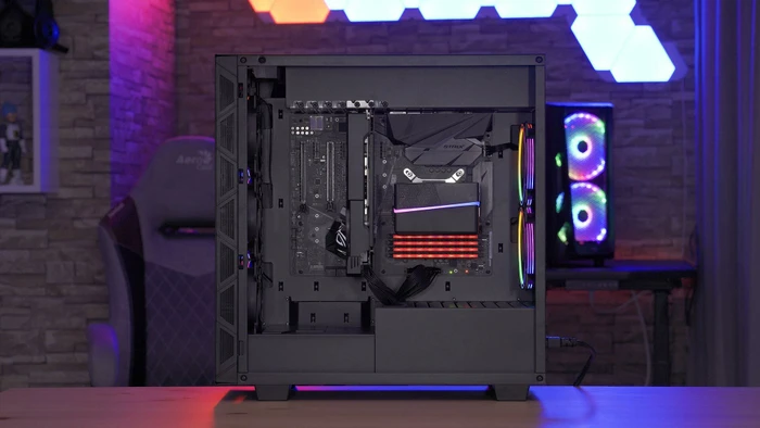AeroCool Flo, schwarz, Glasfenster