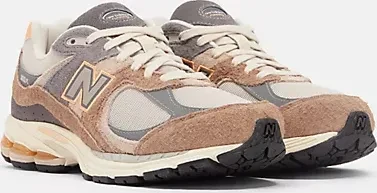 New Balance 2002R mushroom/hazy peach/castlerock (Herren)