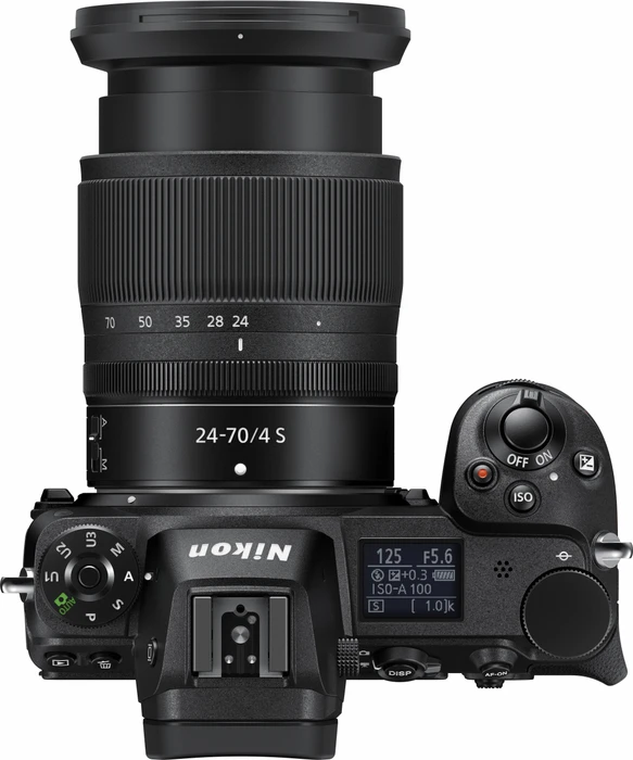Nikon Z 6 mit Objektiv Z 24-70mm 4.0 S und Speicherkarte