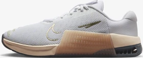Nike Metcon 9 white/metallic gold grain/sanddrift (Damen)