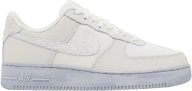 Nike Air Force 1 '07 LV8 EMB summit white/blue whisper/football grey/white (Herren)