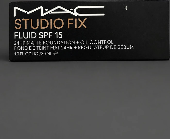 MAC Studio Fix Fluid 24HR Matte Foundation + Oil Control LSF15