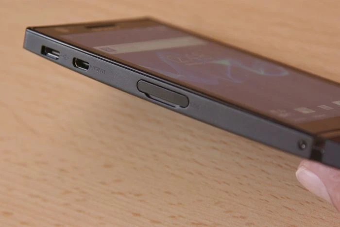 Sony Xperia P schwarz