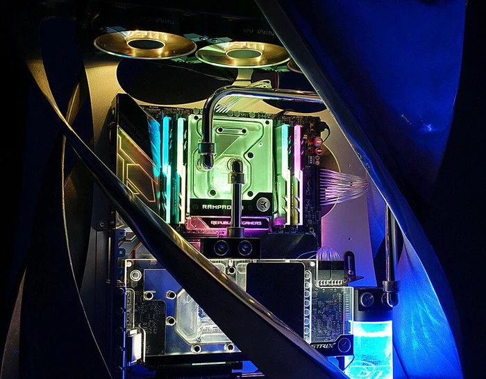 In Win Z-Tower silber