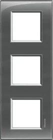 Bticino Livinglight Abdeckrahmen 3-fach, rauchgrau