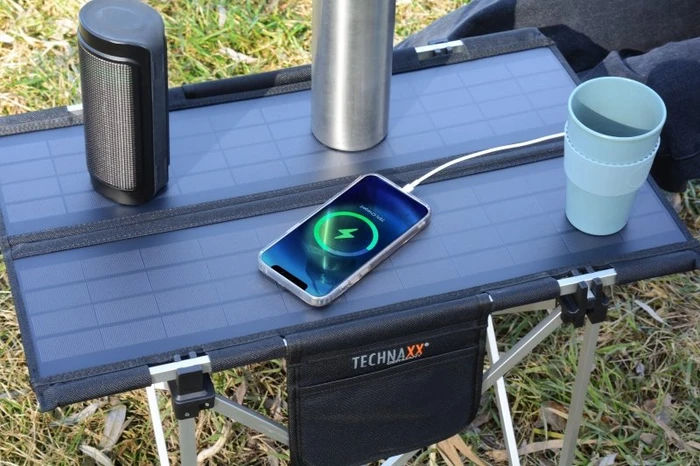 Technaxx TX-251 Faltbarer 20 Watt Solar Campingtisch schwarz