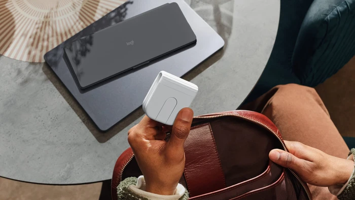 Logitech Mobi Fold Ultra-portable Wireless Mouse Off-White, weiß/grau, Logi Bolt, USB/Bluetooth