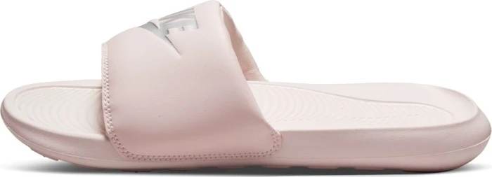 Nike Victori One barely rose/metallic silver (Damen)