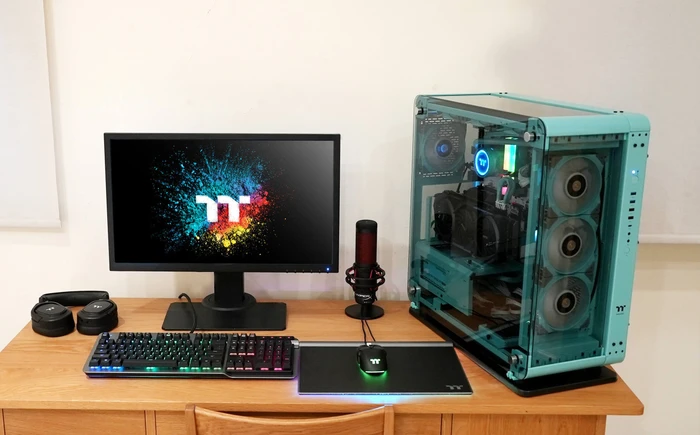 Thermaltake Core P6 TG Turquoise, Glasfenster