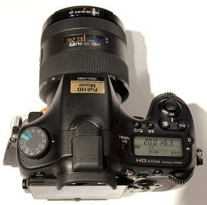 Sony Alpha 77 mit Objektiv 16-50mm 2.8 DT SSM