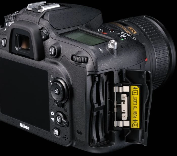Nikon D7100 mit Objektiv AF-S DX 18-105mm 3.5-5.6 G ED VR