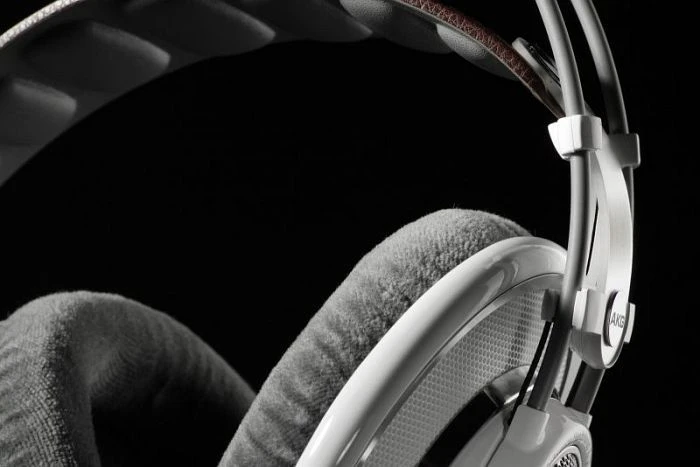AKG K701