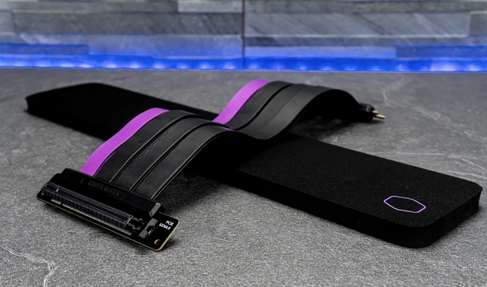 Cooler Master Riser Cable, gewinkelt, PCIe 4.0, 200mm, schwarz